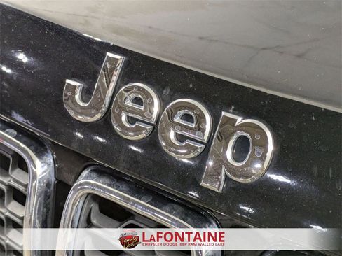 Certified 2018 Jeep Grand Cherokee Limited image 9