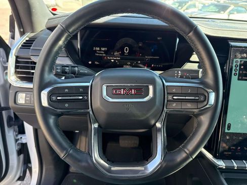 Used 2025 GMC Acadia Elevation image 20