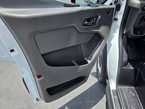 Used 2025 Ford Transit 250 148 Medium Roof RWD image 19
