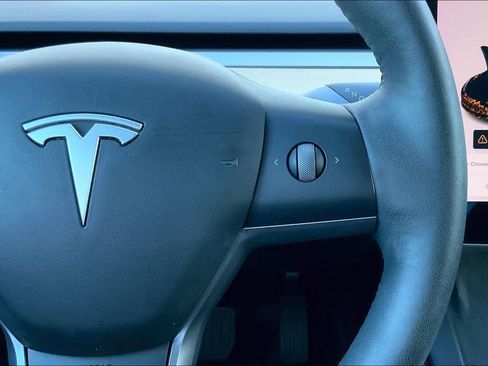 Used 2021 Tesla Model 3 Standard Range Plus RWD image 25
