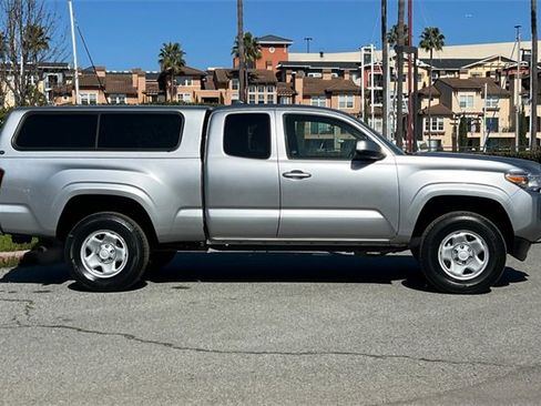 Used 2023 Toyota Tacoma SR image 3