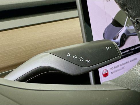Used 2023 Tesla Model 3 Standard Range RWD image 23