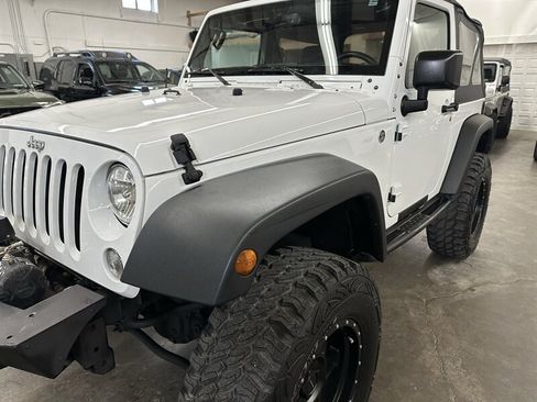 Used 2015 Jeep Wrangler Rubicon w/ Power Convenience Group AWD/4WD image 33