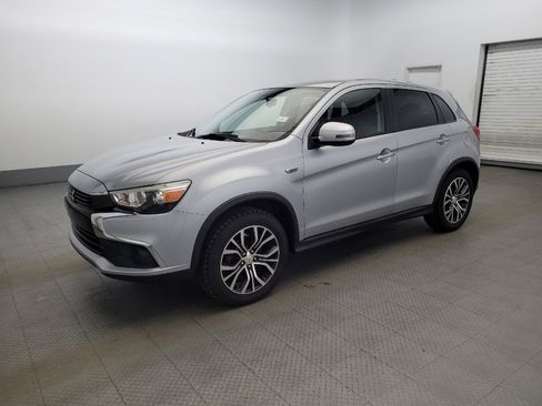 Used 2017 Mitsubishi Outlander Sport ES image 2