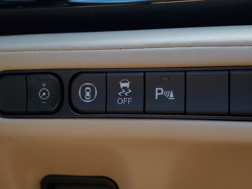 Certified 2025 Acura MDX w/ Technology Package AWD/4WD image 32