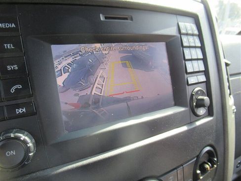 Used 2018 Mercedes-Benz Sprinter 2500 image 31