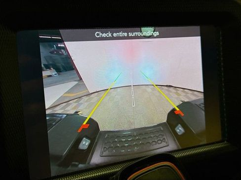 Used 2023 Jeep Gladiator Sport image 16