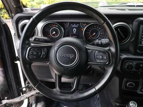 Used 2022 Jeep Wrangler Sport AWD/4WD image 23