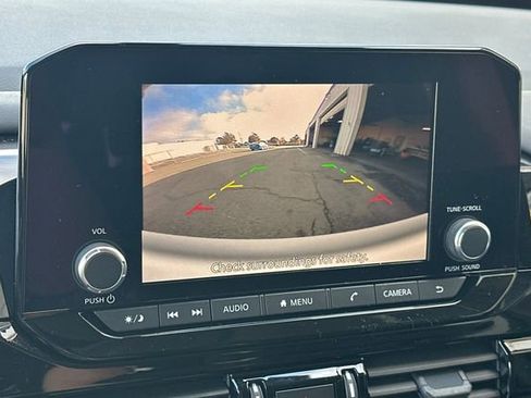 New 2025 Nissan Pathfinder SV image 16