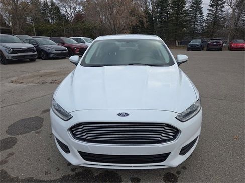 Used 2016 Ford Fusion S image 2