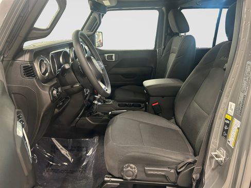 Used 2023 Jeep Wrangler Unlimited Sahara AWD/4WD image 11