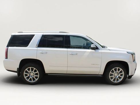 Used 2018 GMC Yukon Denali w/ Open Road Package AWD/4WD image 11