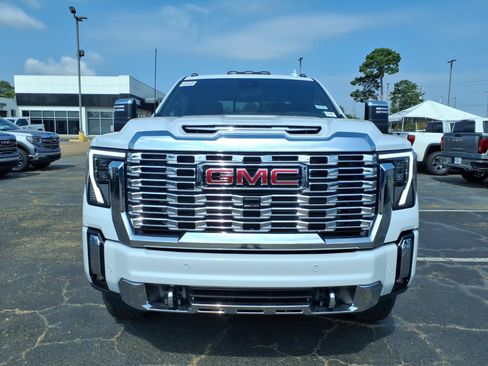 New 2026 GMC Sierra 2500 Denali w/ Denali Reserve Package AWD/4WD image 2