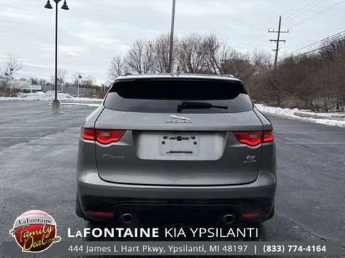 Used 2018 Jaguar F-PACE S image 4
