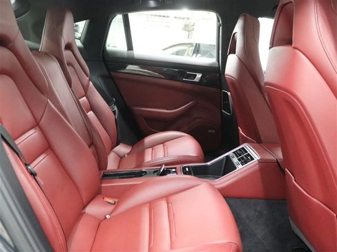 Used 2019 Porsche Panamera 4 image 14