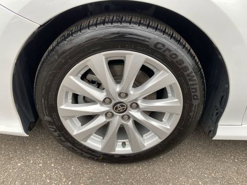 Used 2020 Toyota Camry LE image 16