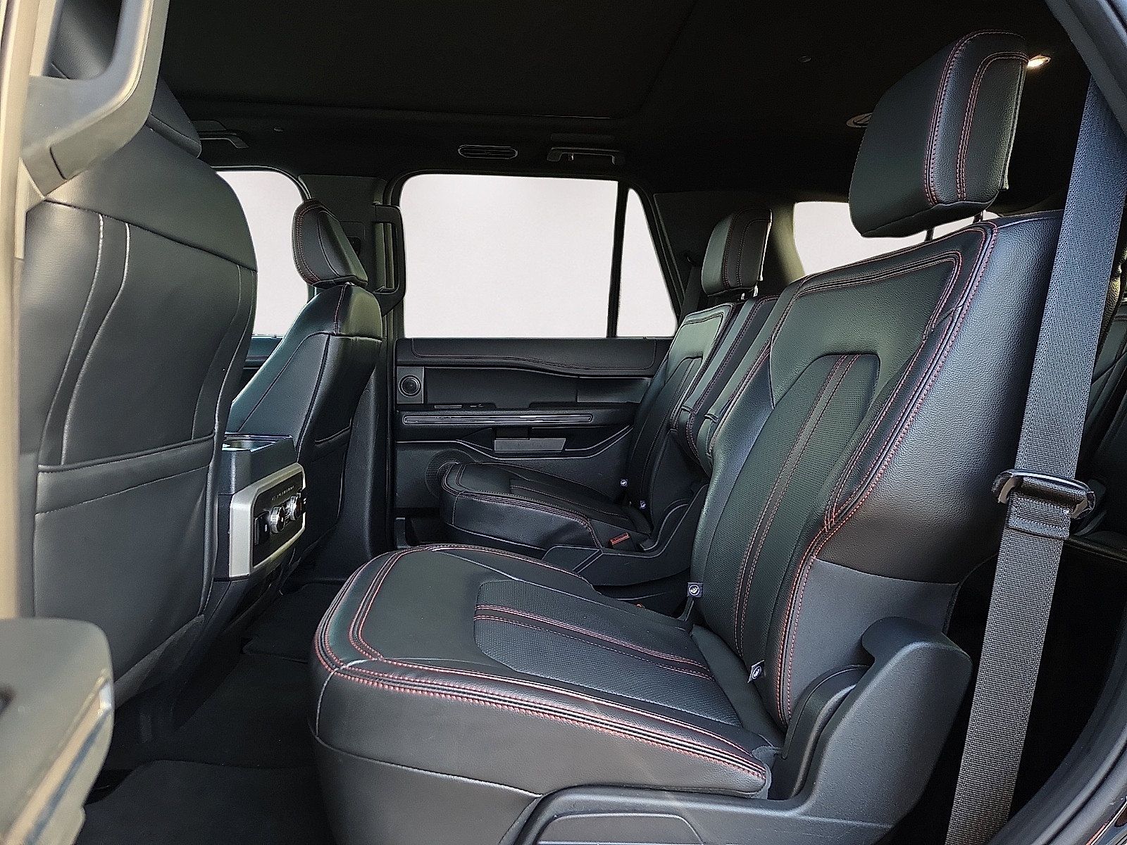 Used 2024 Ford Expedition Limited AWD/4WD image 11