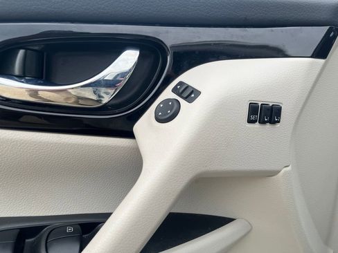 Certified 2022 Nissan Rogue Sport SL w/ Premium Package FWD image 15