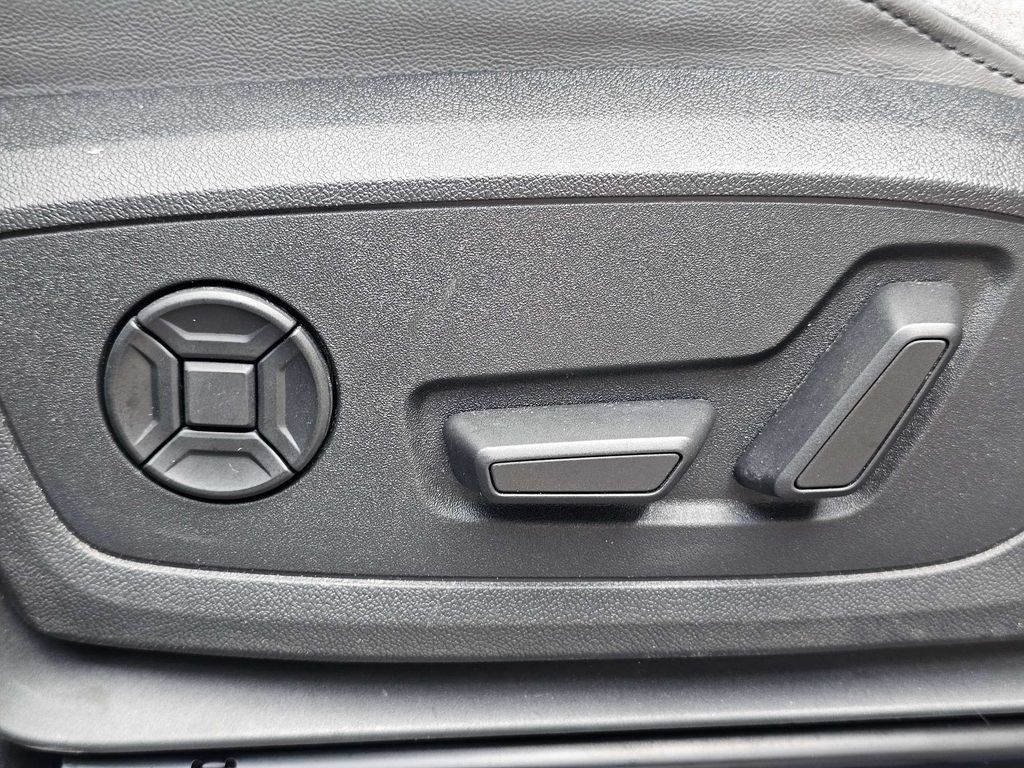 Used 2023 Audi Q3 2.0T Premium Plus w/ Premium Plus Package AWD/4WD image 20
