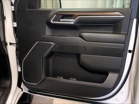 Used 2023 Chevrolet Silverado 1500 LT image 12