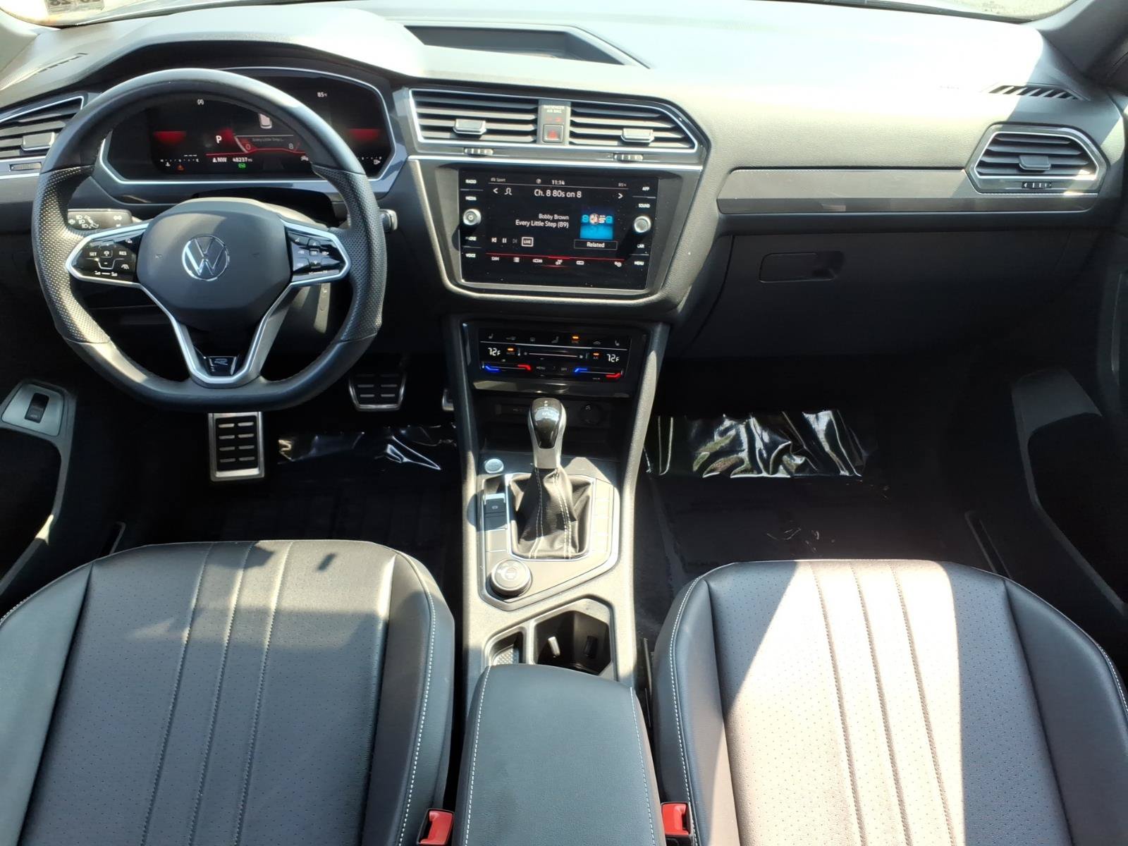 Certified 2024 Volkswagen Tiguan SE R-Line AWD/4WD image 11
