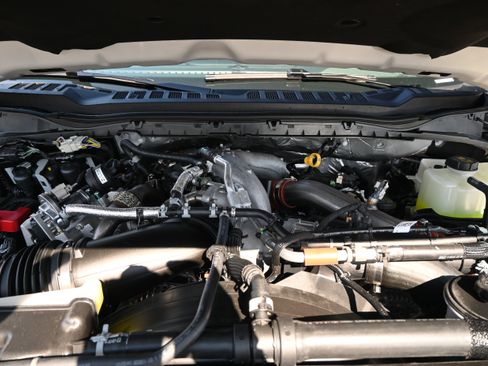 Used 2026 Ford F450 Platinum w/ FX4 Off-Road Package image 32