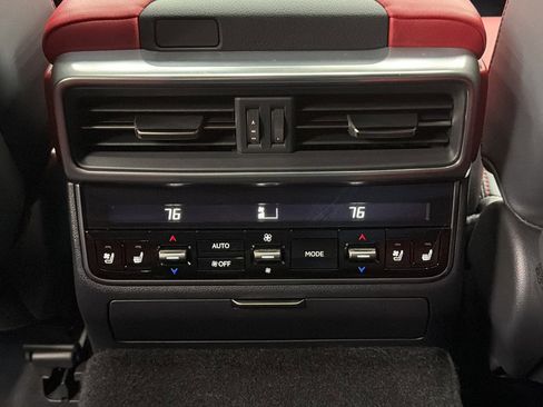 Used 2025 Lexus LX 700h F Sport image 33