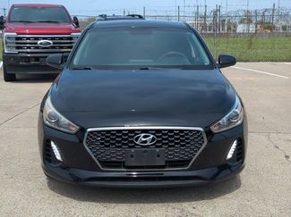Used 2019 Hyundai Elantra GT video 2