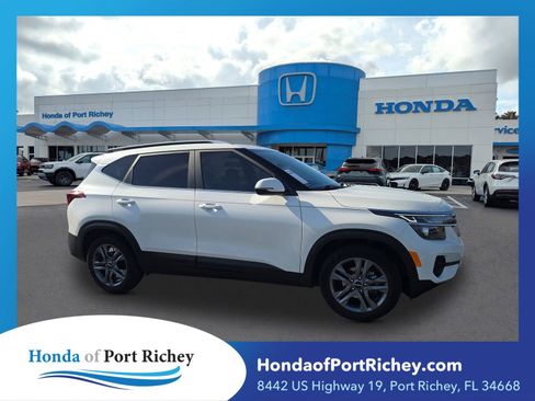 Used 2023 Kia Seltos S w/ Navigation Package image 1