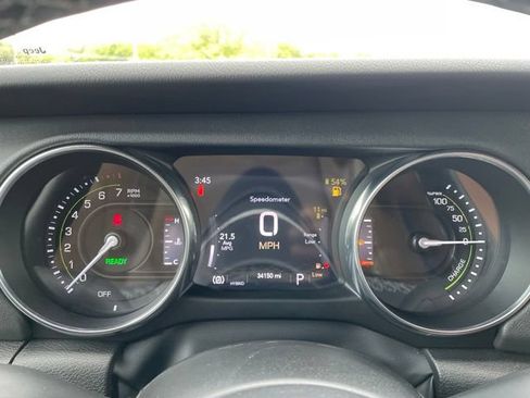 Used 2023 Jeep Wrangler Unlimited Sahara w/ Cold Weather Group AWD/4WD image 16