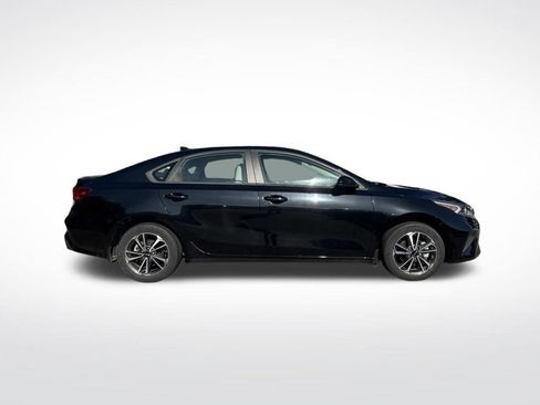 Used 2023 Kia Forte LXS FWD image 4