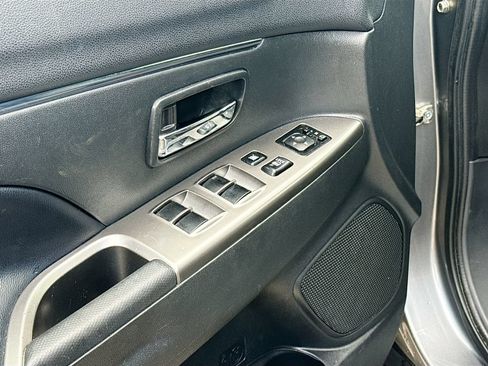 Used 2024 Mitsubishi Outlander Sport ES AWD/4WD image 18