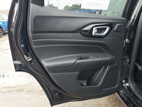 Used 2024 Jeep Compass Limited w/ High Altitude Package image 23