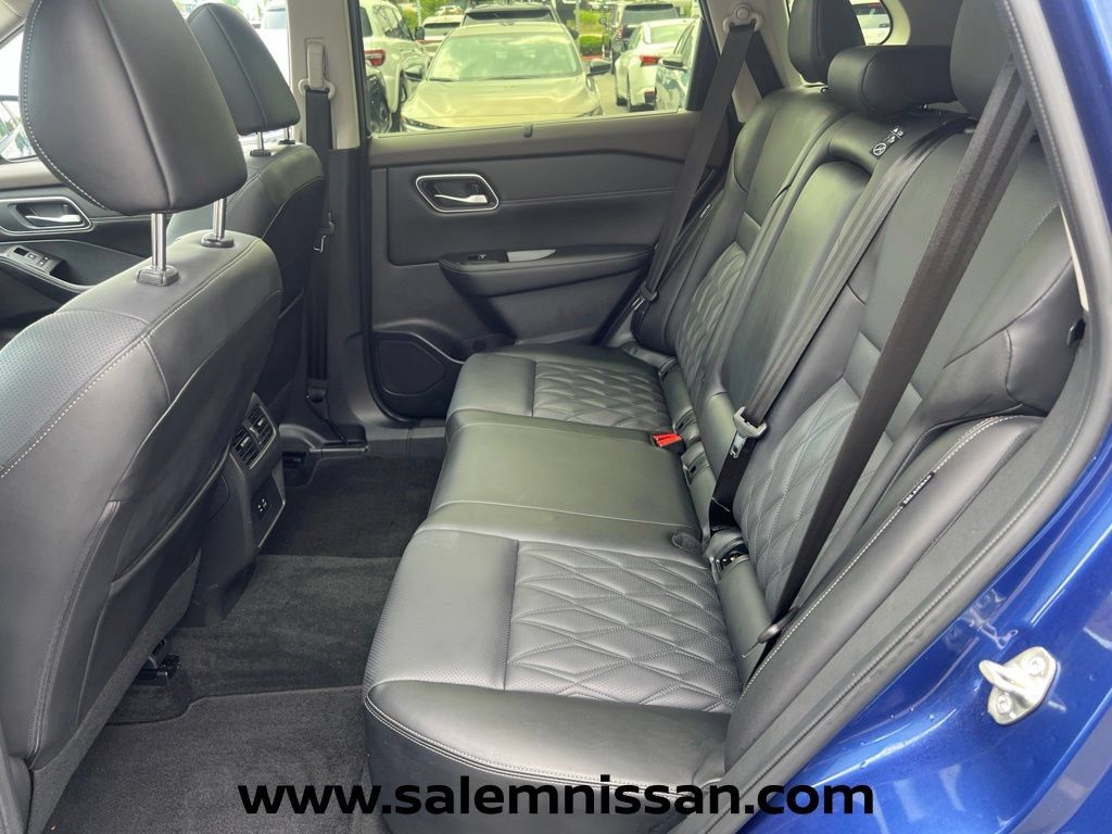 Used 2023 Nissan Rogue Platinum AWD/4WD image 20