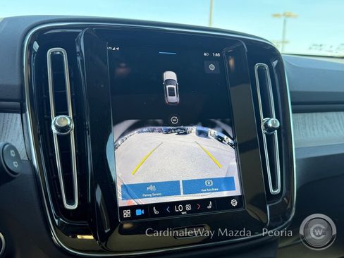 Used 2025 Volvo XC40 B5 Plus AWD/4WD image 22