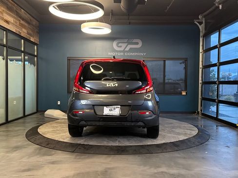 Used 2022 Kia Soul LX w/ Technology Package FWD image 4