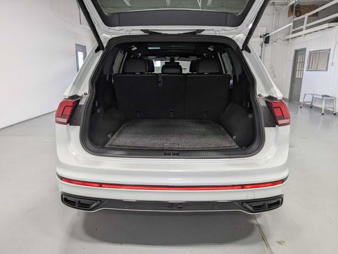 Used 2022 Volkswagen Tiguan SE R-Line AWD/4WD image 41