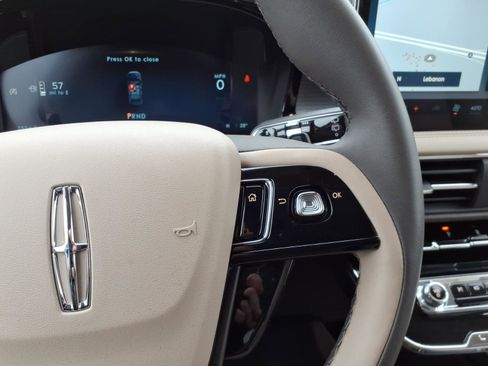 Used 2024 Lincoln Corsair AWD image 15