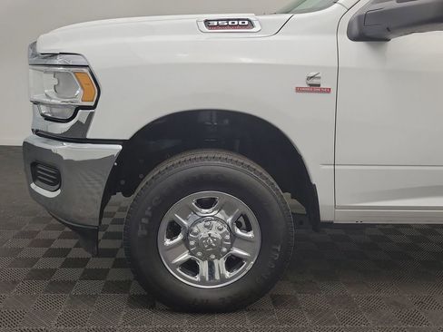 Used 2024 RAM 3500 Tradesman w/ Chrome Appearance Group image 16