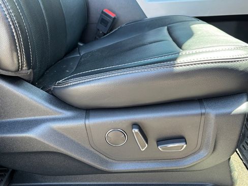 Used 2018 Ford F150 Lariat w/ Equipment Group 502A Luxury AWD/4WD image 21