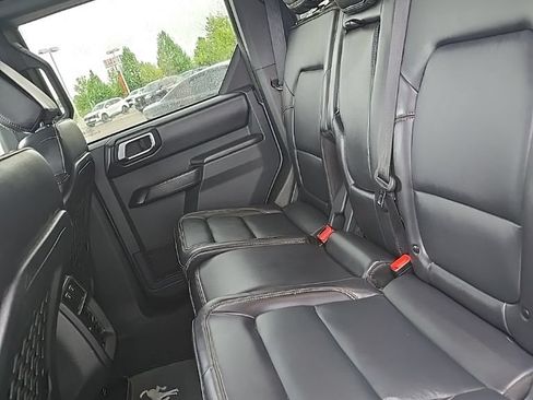Used 2025 Ford Bronco Badlands AWD/4WD image 12