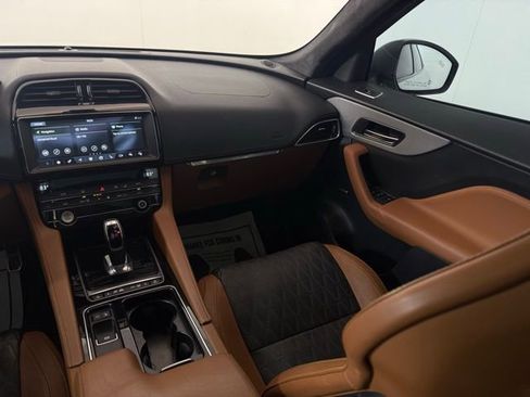 Used 2020 Jaguar F-PACE SVR image 26