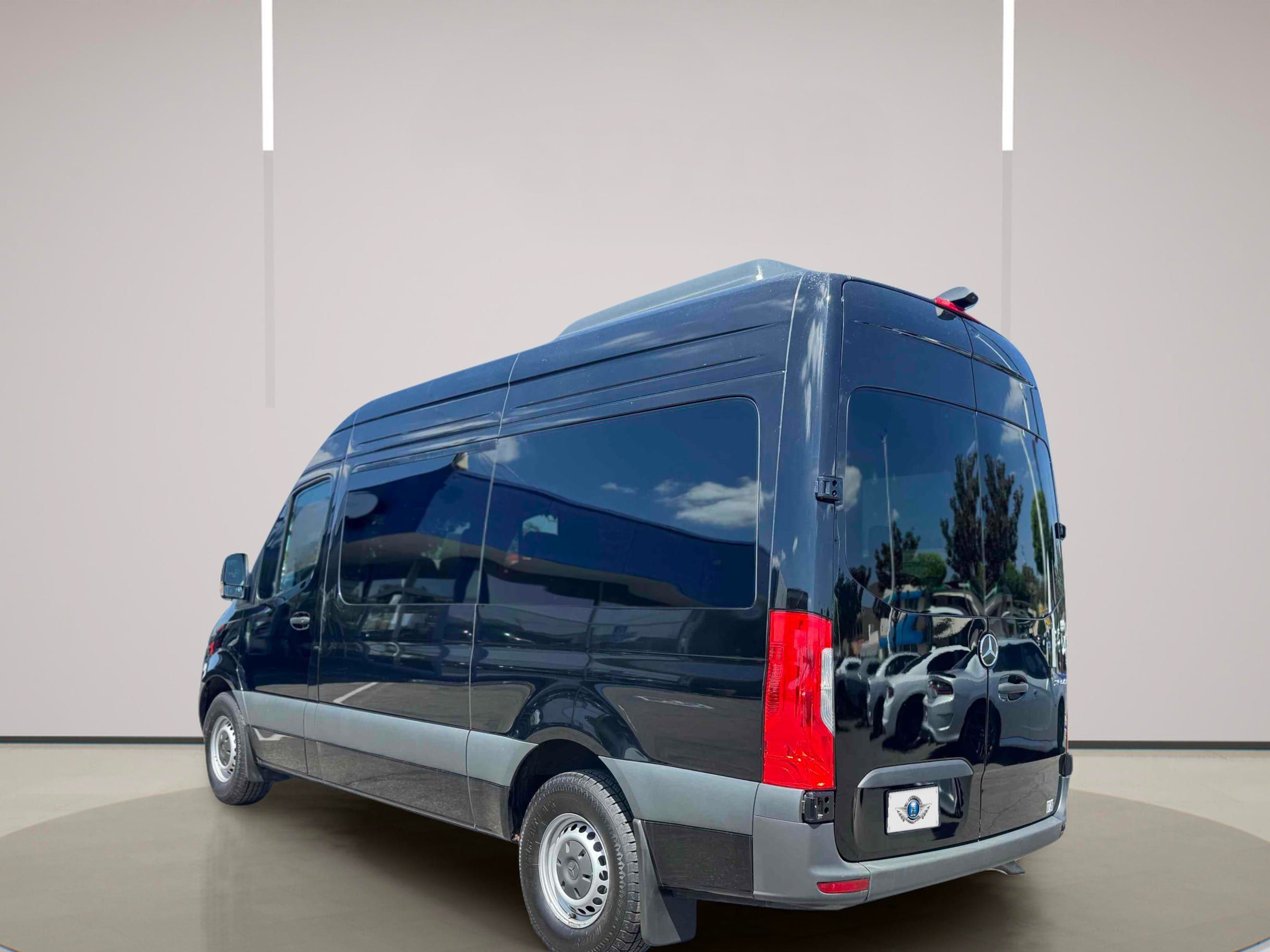 Used 2024 Mercedes-Benz Sprinter 2500 image 3