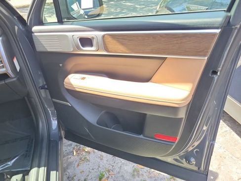 Used 2025 Hyundai Santa Fe Limited image 35