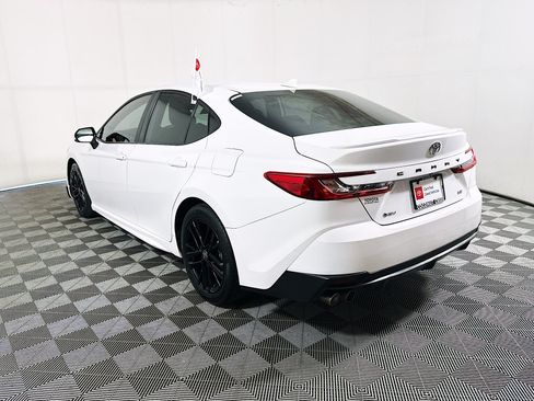 Used 2025 Toyota Camry SE w/ Multimedia Upgrade Package FWD image 5