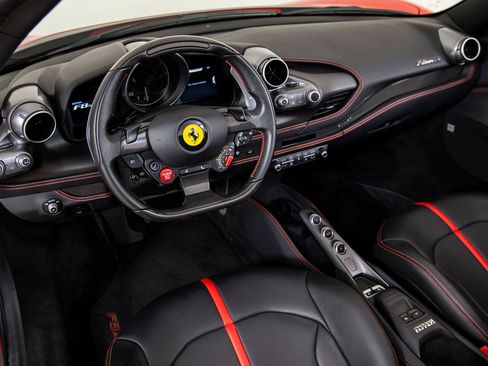 Certified 2021 Ferrari F8 Tributo image 16