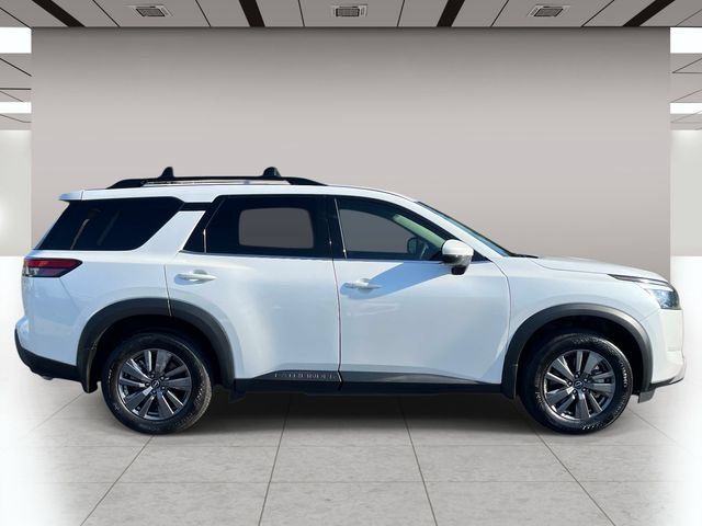 Used 2025 Nissan Pathfinder SV FWD image 2