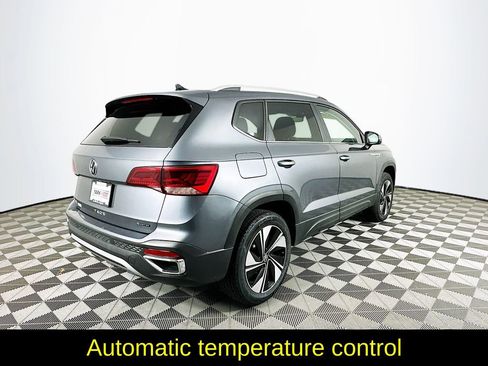 Used 2024 Volkswagen Taos SE image 10