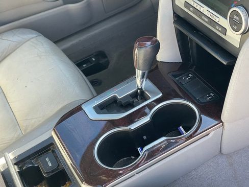 Used 2014 Toyota Camry XLE image 8