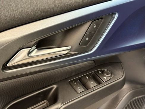 New 2026 Chevrolet Equinox EV LT image 16